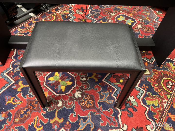 Цифровое фортепиано с банкеткой