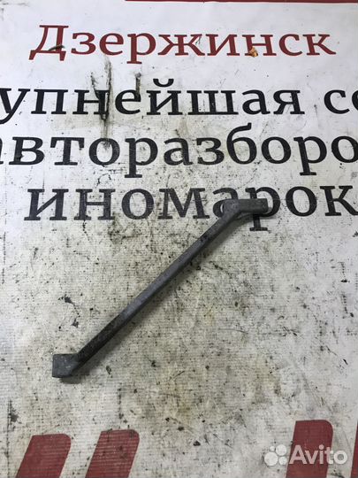 Кронштейн генератора Renault Scenic