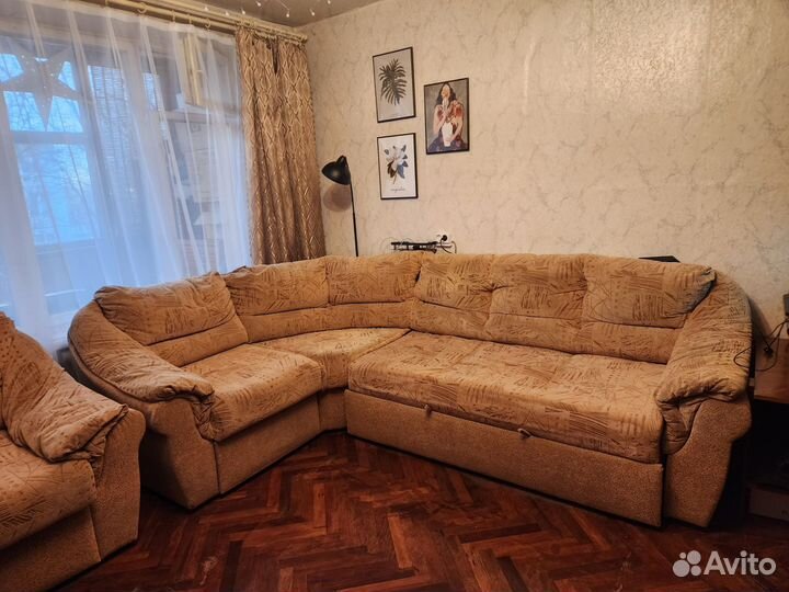 Угловой диван и кресло бу