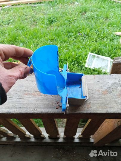 Поилки и кормушки для кроликов