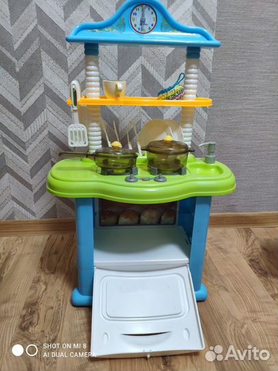 Кухня со звуком и гладильная доска с утюгом