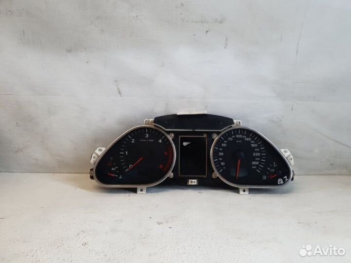 Панель приборов Audi Q7