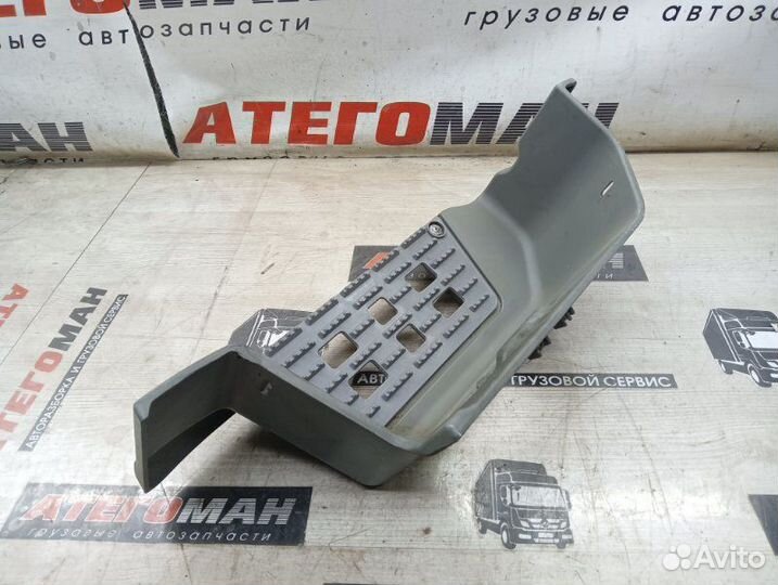 Подножка левая Mercedes-Benz