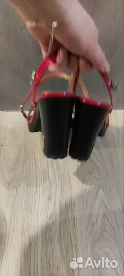 Босоножки женские 37 размер высокий каблук