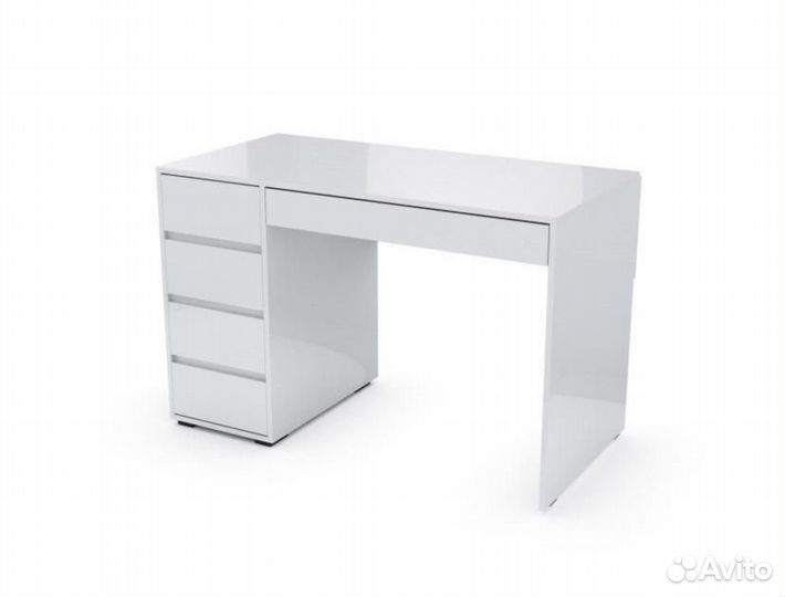 Письменный стол