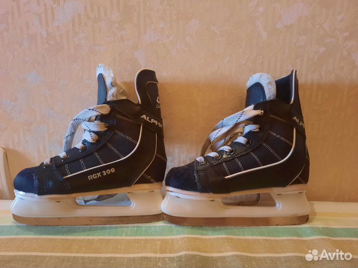 Коньки хоккейные