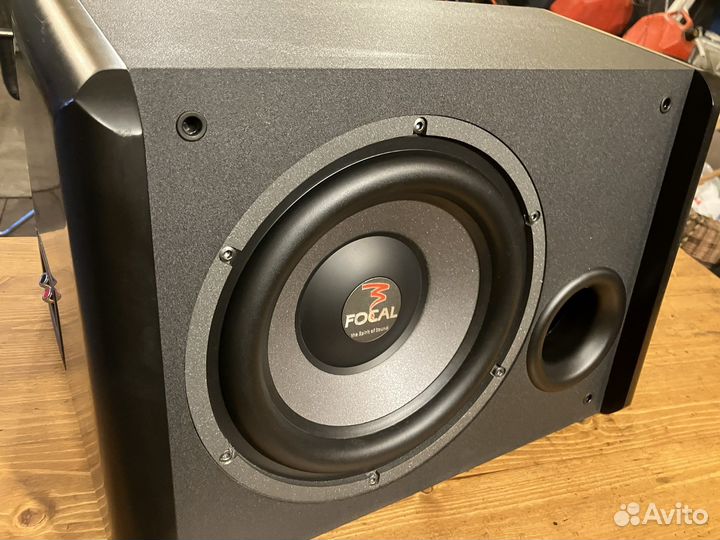 Автомобильный сабвуфер Focal SB27V1
