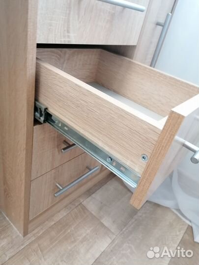 Маникюрный стол бу