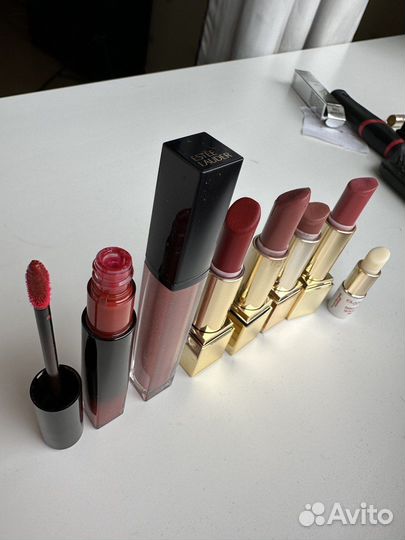 Косметика помада, тушь, тональный крем, блески