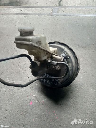 Главный тормозной цилиндр на toyota avensis AZT250