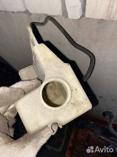 Бочек омывателя mazda 323 Cba купе Z5