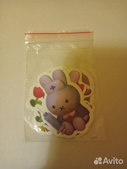 Продаю наклейки и брелок