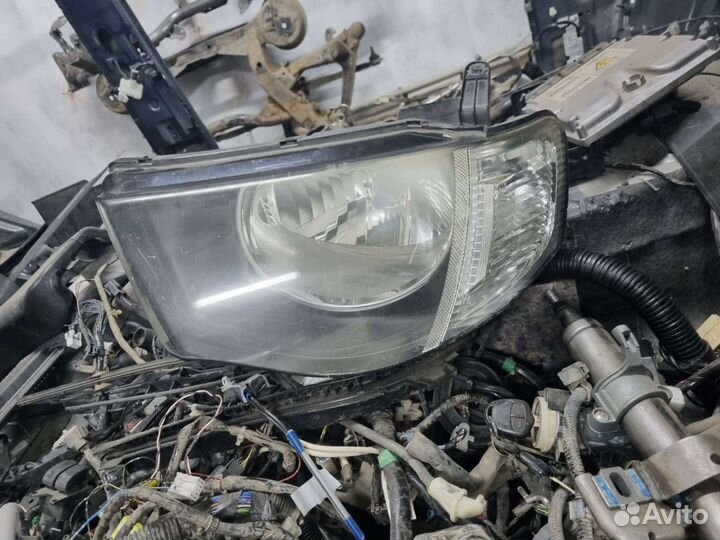 Фара на митсубиси L200