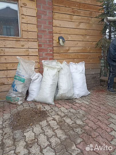 Навоз куриный прошлогодний в мешках