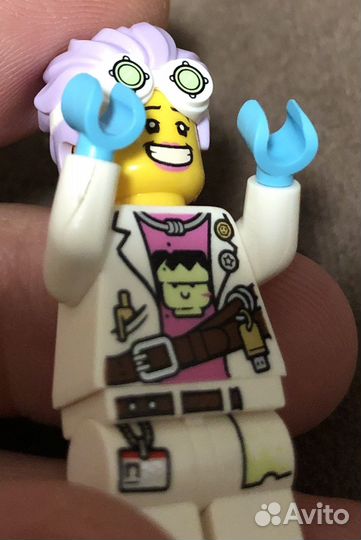 Lego Hidden Side 70418 - Лаборатория призраков