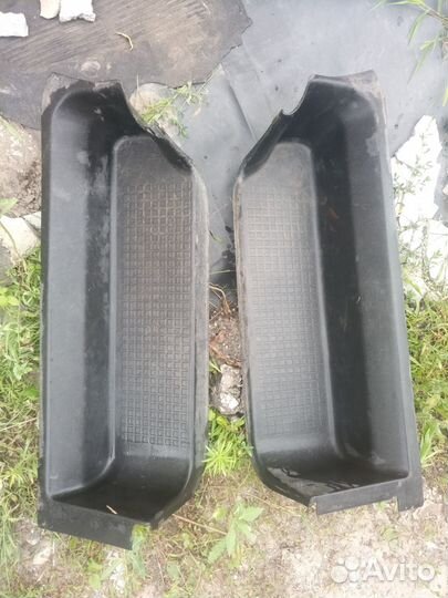 Накладки на подножки VW Т4,701863735,705863736