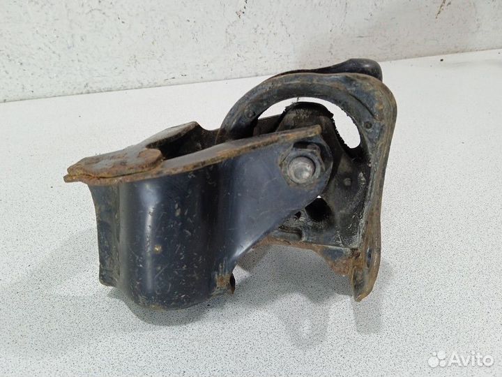 Подушка двигателя 50805S04000