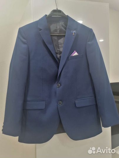 Костюм тройка