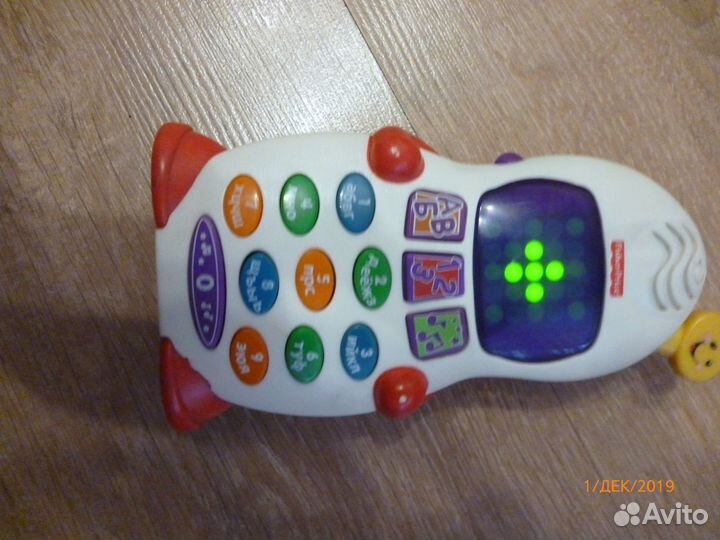Развивающая игрушка телефон Fisher Price