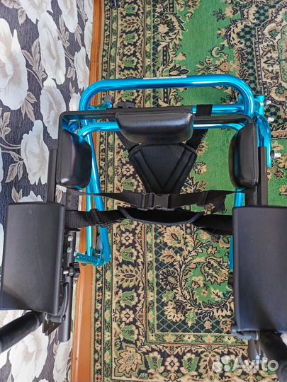 Ходунки специализированые инвалидные
