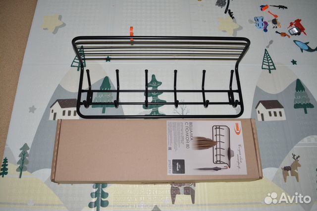 Вешалка настенная металлическая 