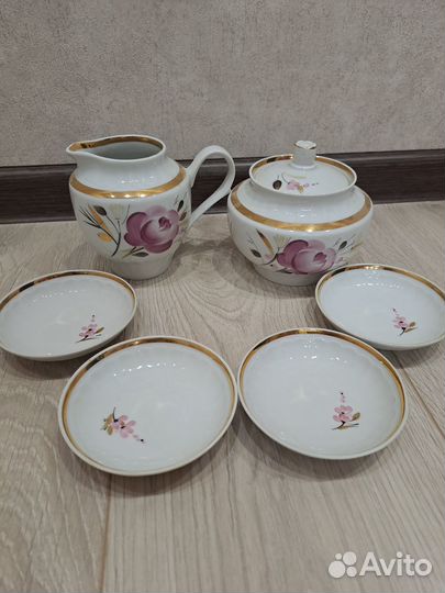 Сахарница и молочник Дулево