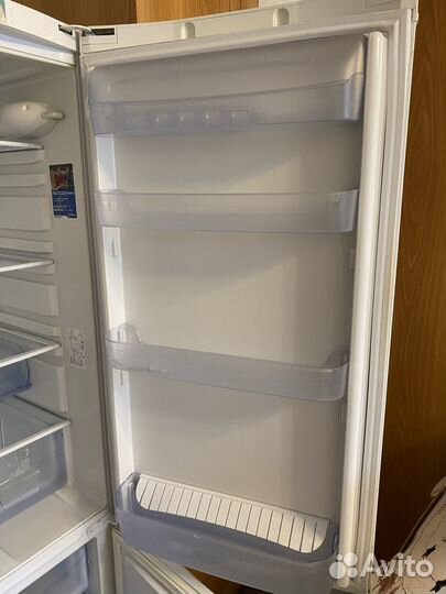 Холодильник бу Indesit