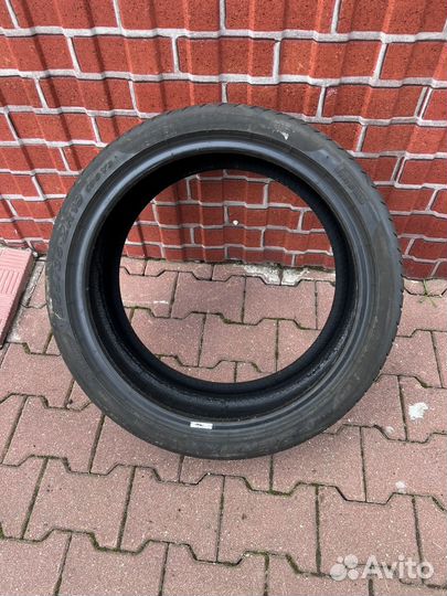 Pirelli P Zero 255/35 R19 и 285/30 R19