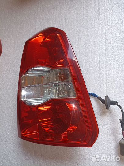 Фонарь задний правый Шевроле лачетти