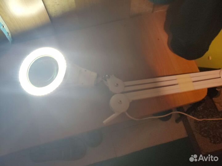 Настольная кольцевая лампа