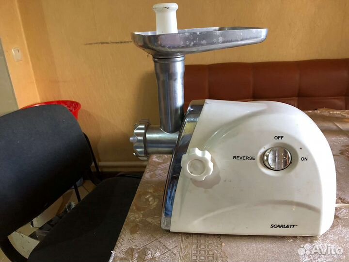 Мясорубка Redmond Scarlett braun