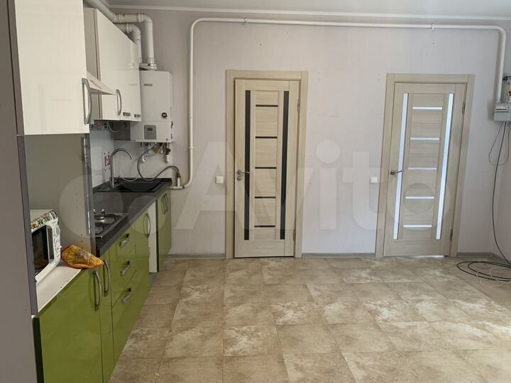 3-к. квартира, 84,4 м², 1/3 эт.