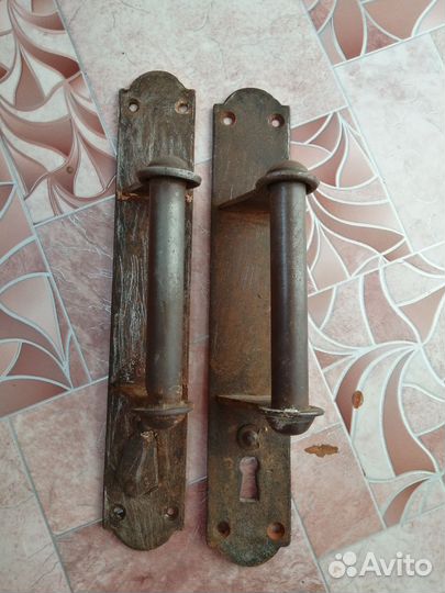 Дверные ручки