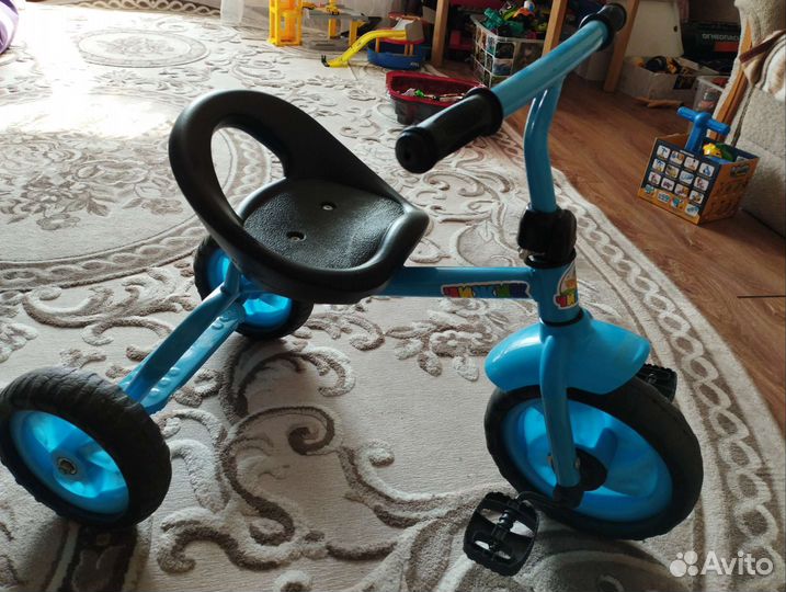 Детский трехколесный велосипед