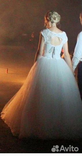 Свадебное платье 44
