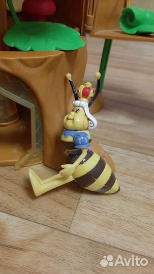 Дуб. Пчелка Мая