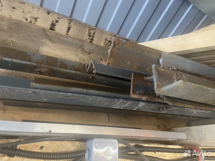 Уголок металлический 50 бу