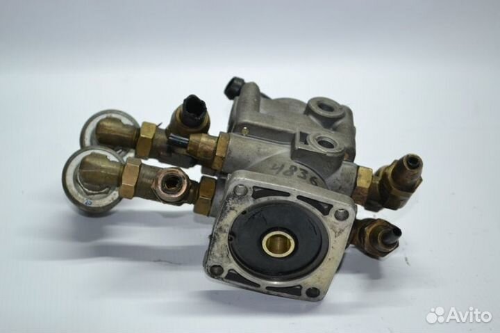 Главный тормозной кран volvo F12 (01.77-12.94)