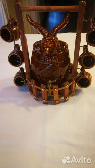 Керамический бочонок с кружками для коньяка, вина