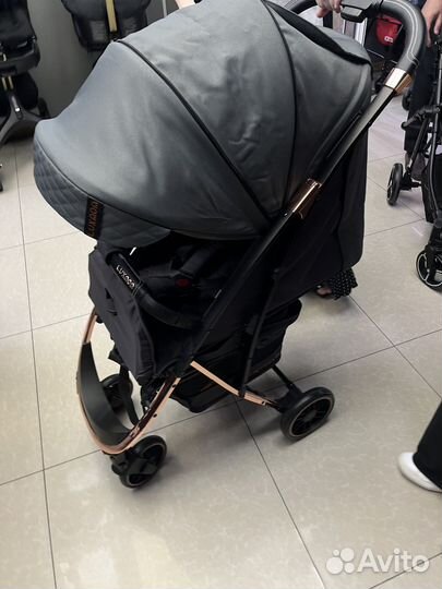 Детская легкая коляска