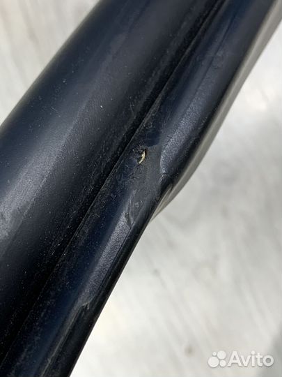 Уплотнитель перед проема стекла двери Nissan pathf