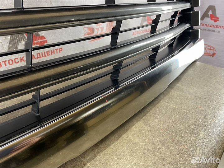 Решетка радиатора Lexus LX570 с 2015 года