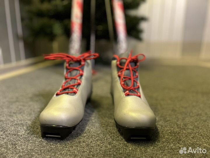 Лыжные ботинки