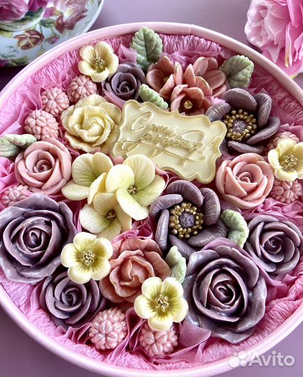 Букет из шоколада, цветы в коробке