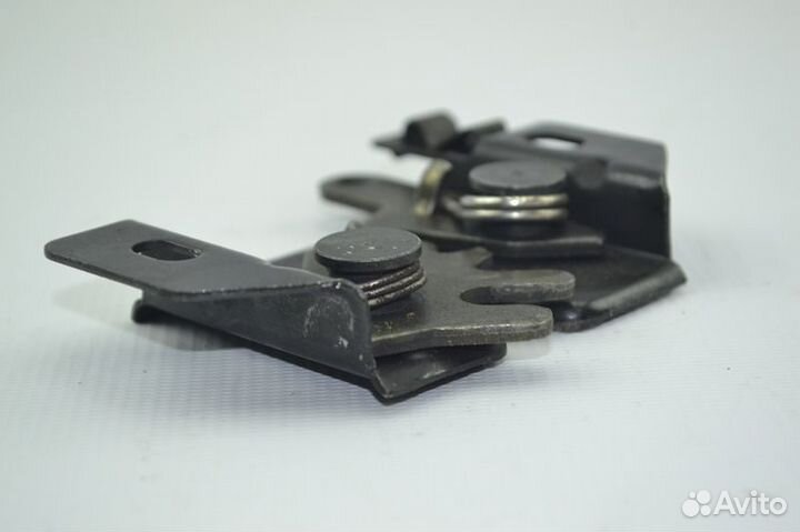 Замок люка бокового ящика кабины, правый scania R