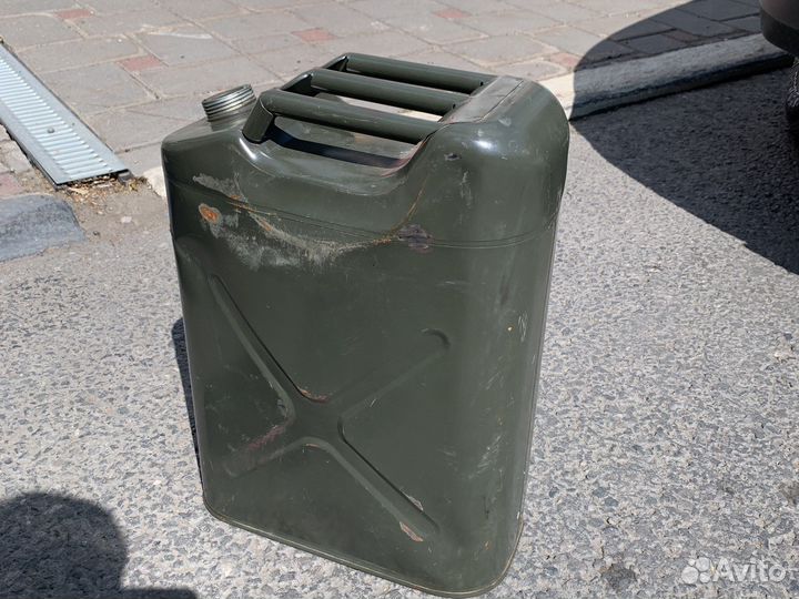 Канистра 20 литров железная