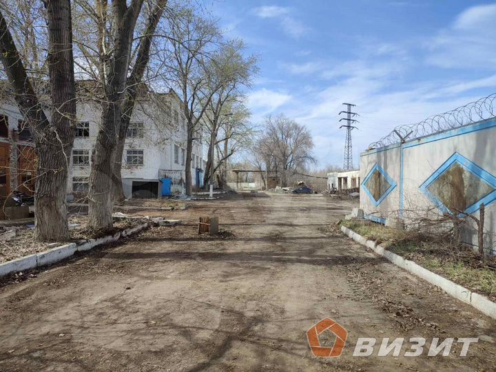 Складское помещение с высокими воротами, 250 м²