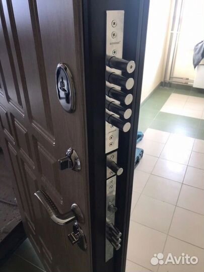 Дверь входная x-28