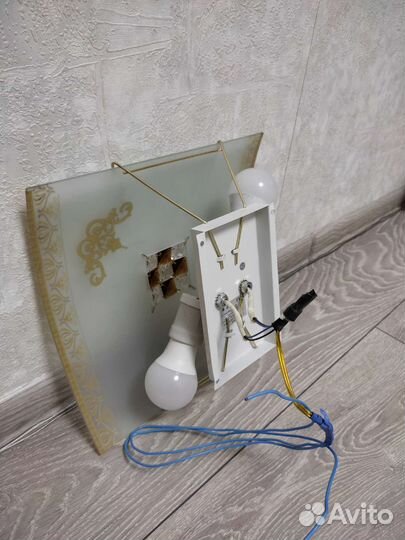 Люстра настенная