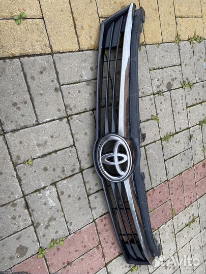 Решетки радиатора и передний бампер camry 55